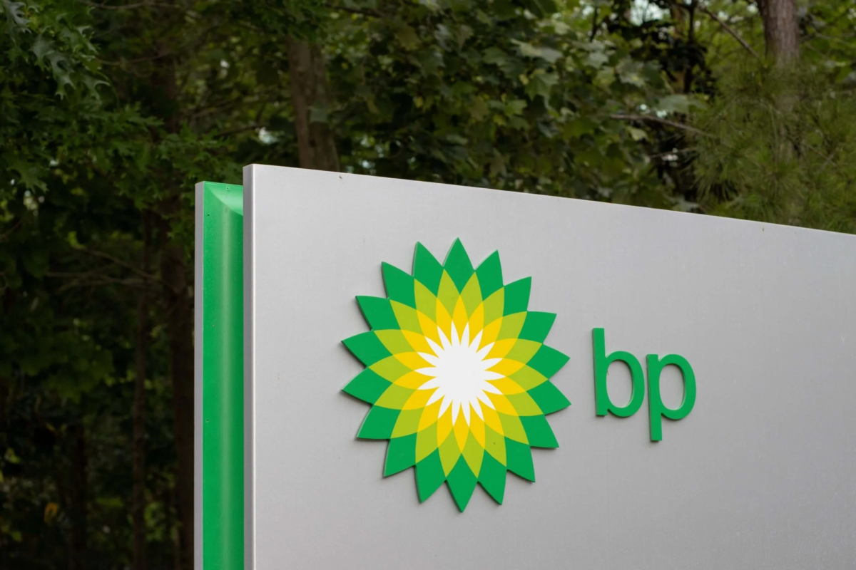 UBS Elevates BP Rating to Buy Amid Leadership Shift and Strategic Cost Reduction