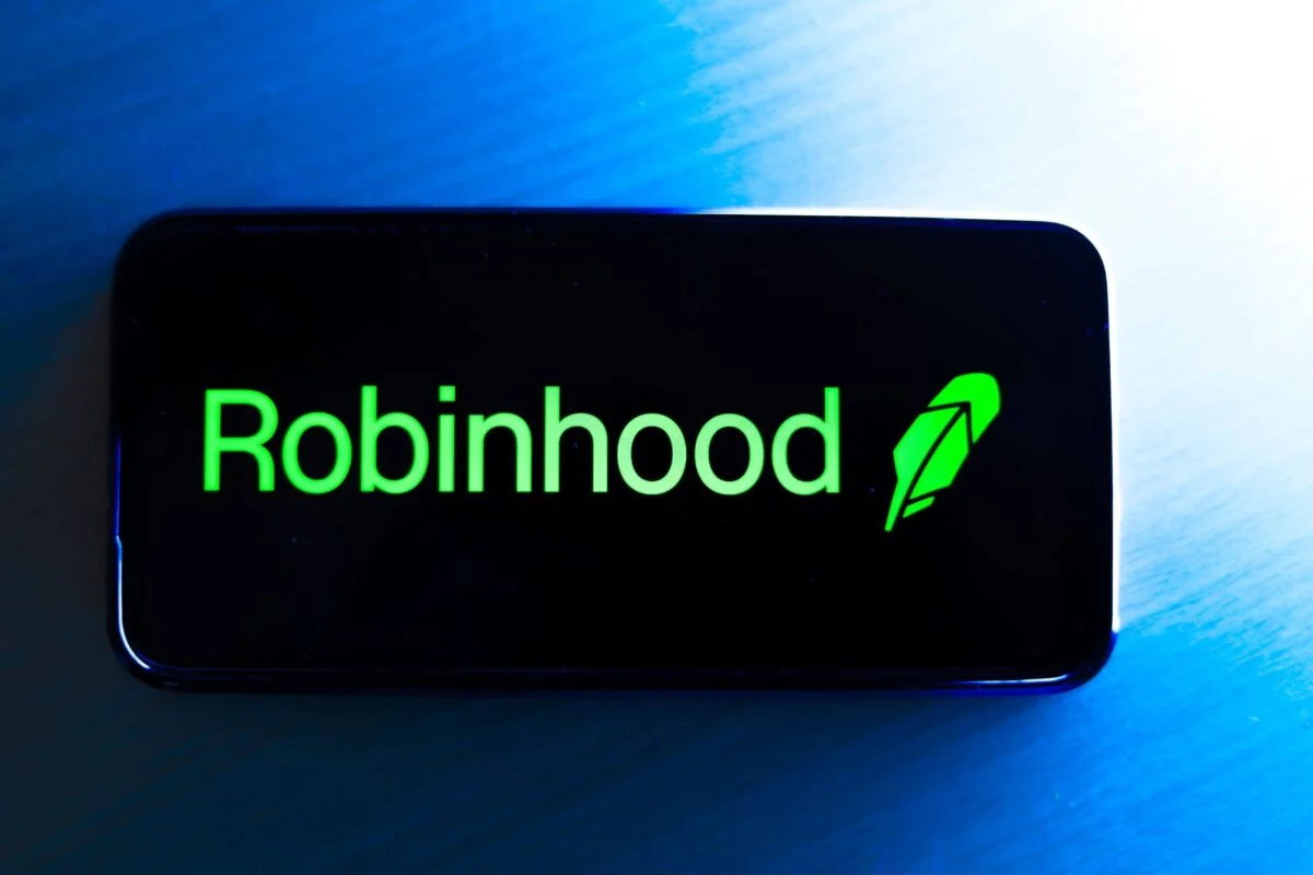 Robinhood Shares Plunge 14% on Weak Crypto Revenue, Dragging Rivals Lower