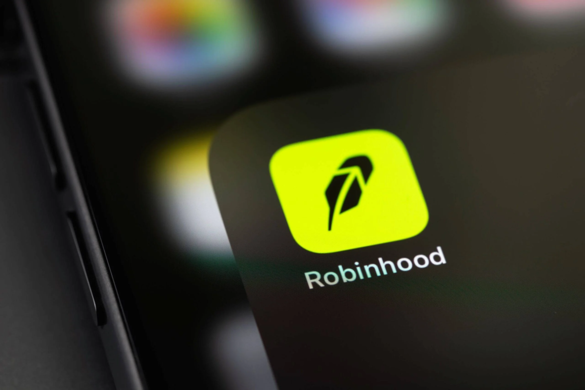 Robinhood (HOOD) Emerges as Primary Winner from SEC’s Pattern Day Trading Rule Elimination