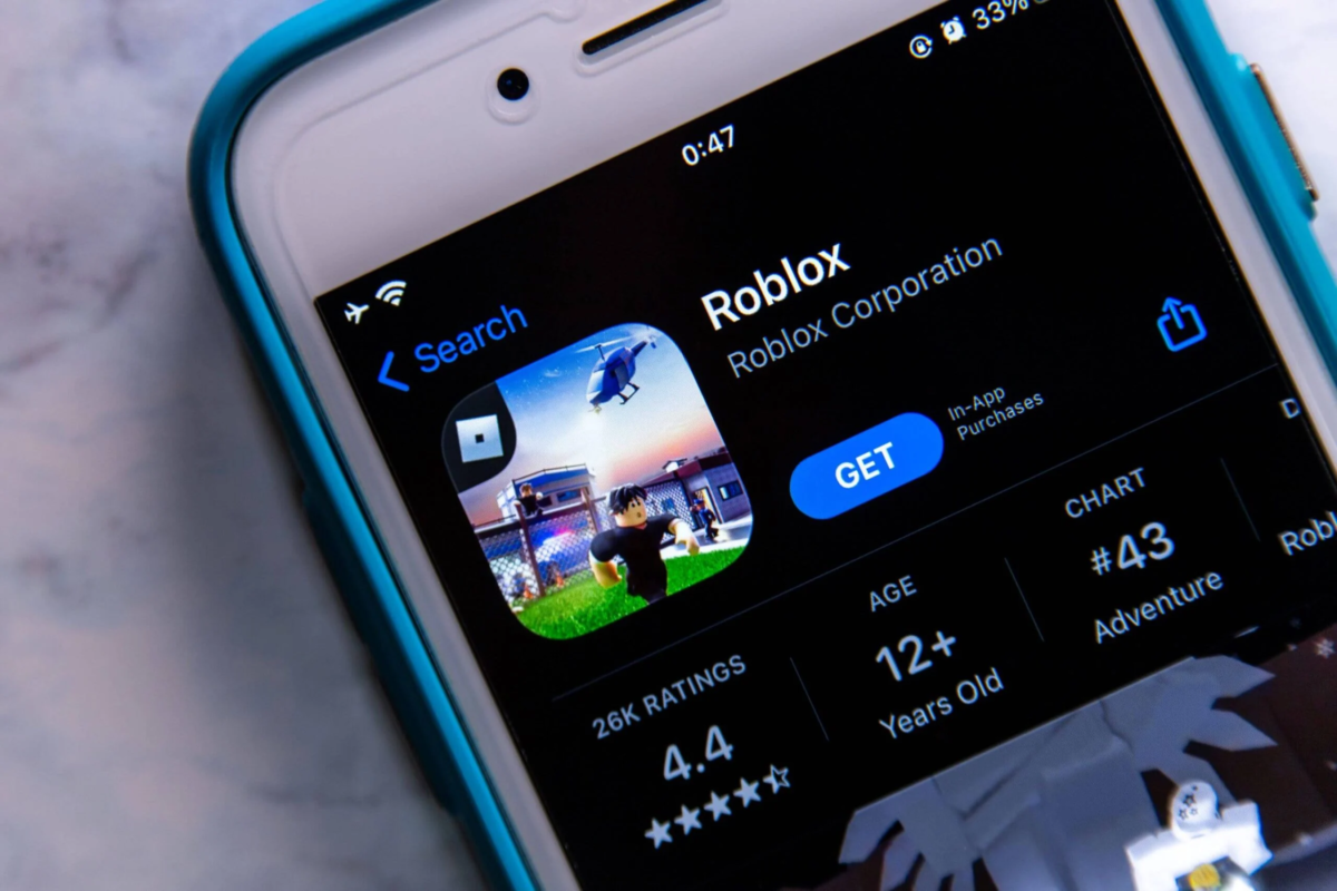 Roblox Shares Plunge 25% Following Dramatic Bookings Forecast Reduction