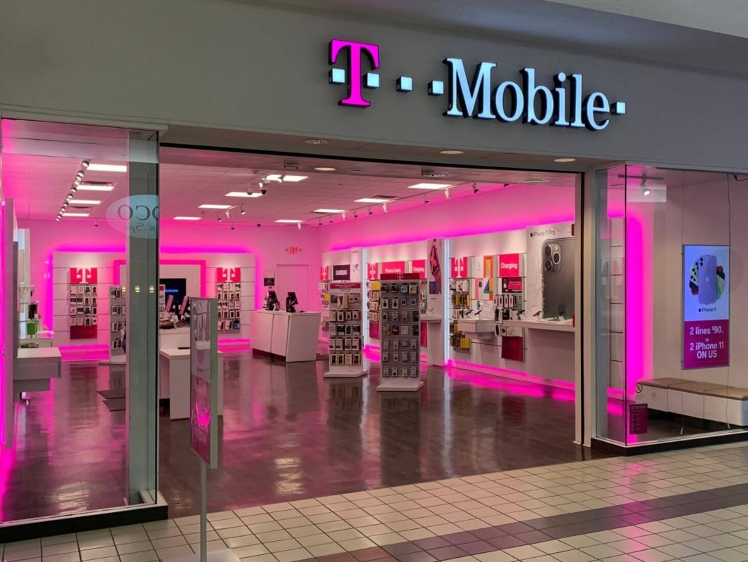 KeyBanc Sets $260 Price Target on T-Mobile Stock, Sees 33% Rally Ahead