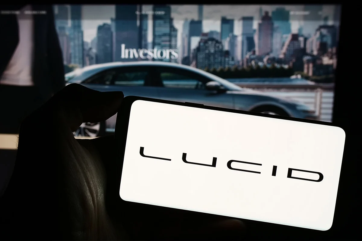 Uber Boosts Lucid Investment to $500M While Expanding Autonomous Fleet Order to 35,000 Vehicles